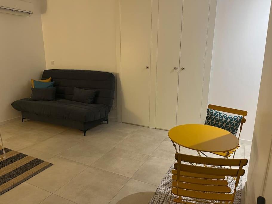 / Centre Apartment